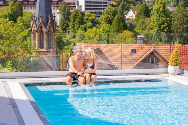 Au�enpool des Wellnesshotel Rothfuss