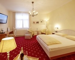 Hotel-Restaurant Lindenhof (Bräunlingen) Hotel-Restaurant Lindenhof (Bräunlingen)