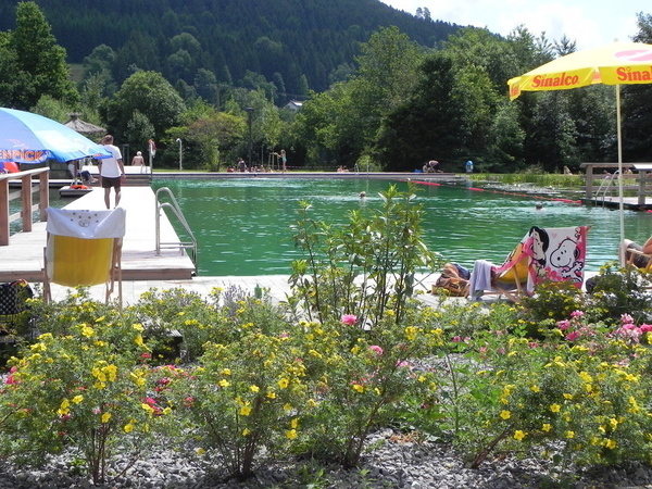 Bildnachweis: Mit freundlicher Genehmigung des NATUR-ERLEBNIS-BAD Glatten e.V. Bildnachweis: Mit freundlicher Genehmigung des NATUR-ERLEBNIS-BAD Glatten e.V.