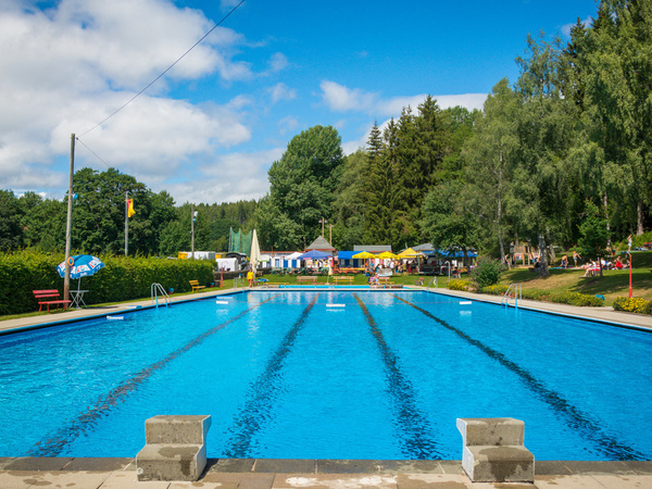 Freibad Lenzkirch - Kappel Bildnachweis: Mit freundlicher Genehmigung des Schwimmbadfördervereins Kappel e.V. | © Paulo Gregori Freibad Lenzkirch - Kappel Bildnachweis: Mit freundlicher Genehmigung des Schwimmbadfördervereins Kappel e.V. | © Paulo Gregori