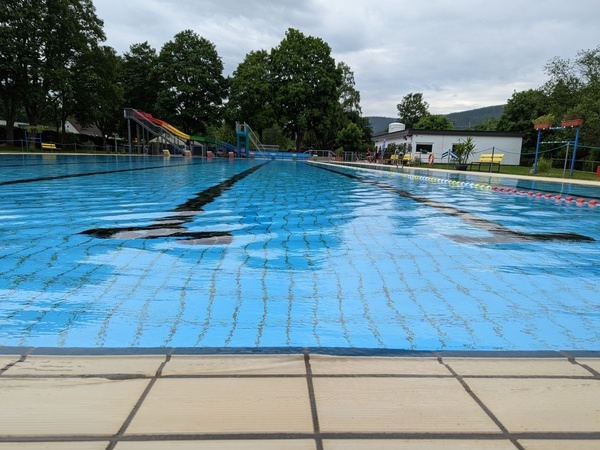 Schwimmbecken des Freibad Neustadt Bildnachweis: Mit freundlicher Genehmigung der Stadt Titisee-Neustadt Schwimmbecken des Freibad Neustadt Bildnachweis: Mit freundlicher Genehmigung der Stadt Titisee-Neustadt
