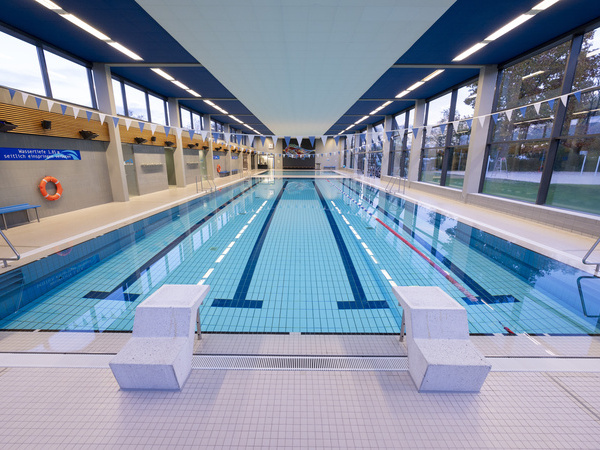 Hallenbad Bühl Bildnachweis: Mit freundlicher Genehmigung der Bühler Sportstätten GmbH / Fotograf: Michael Frank Hallenbad Bühl Bildnachweis: Mit freundlicher Genehmigung der Bühler Sportstätten GmbH / Fotograf: Michael Frank