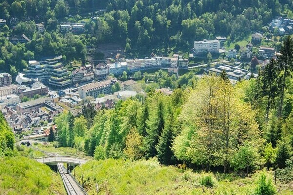 Sommerbergbahn Bad Wildbad Bildnachweis: Mit freundlicher Genehmigung der Sommerbergbahn Sommerbergbahn Bad Wildbad Bildnachweis: Mit freundlicher Genehmigung der Sommerbergbahn